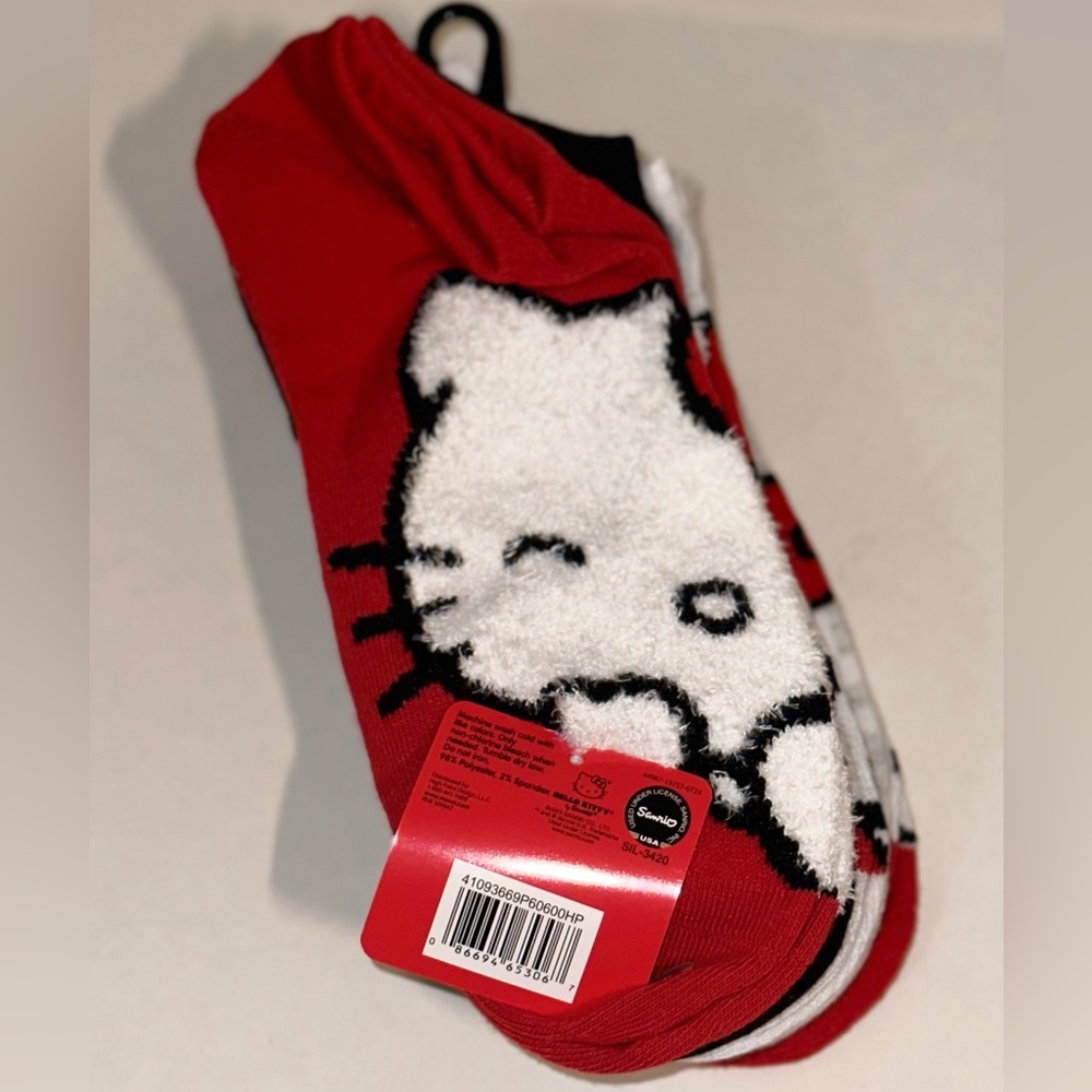 SANRIO HELLO KITTY No-Show socks. 5 pairs